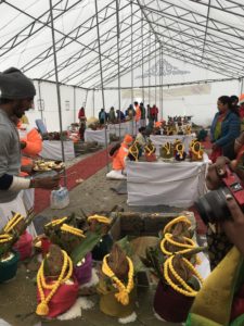 11 yagnakundas were prepared. Each yagna kunda had one leader.