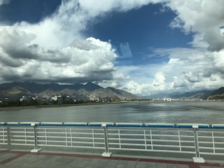 River flowing in side the city